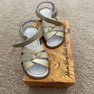 Salt Water Sandals (Toddler Girl Size 9)